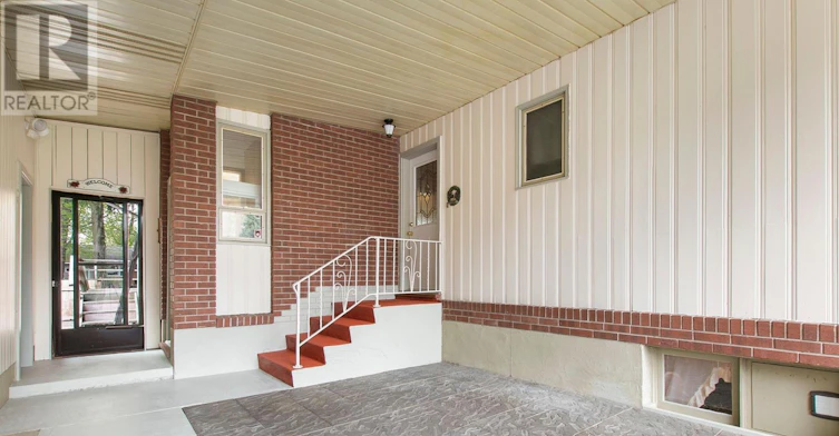 105 Queen Street, Tillsonburg, ON, N4G 3H4 - 2
