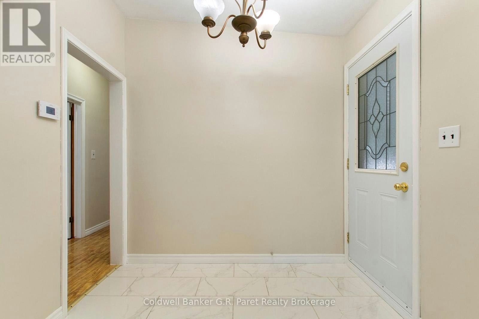 105 Queen Street, Tillsonburg, ON, N4G 3H4 - 3