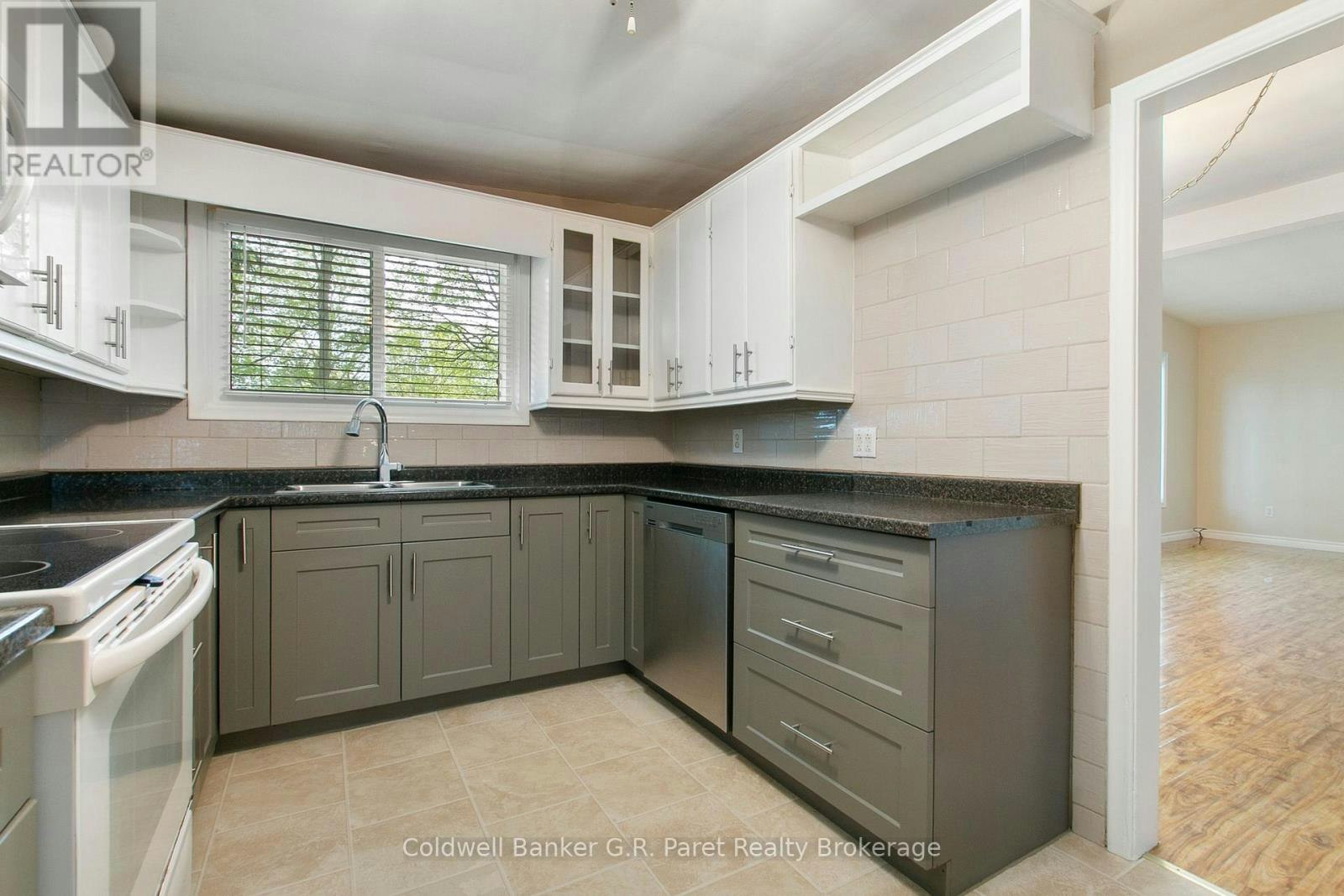 105 Queen Street, Tillsonburg, ON, N4G 3H4 - 8