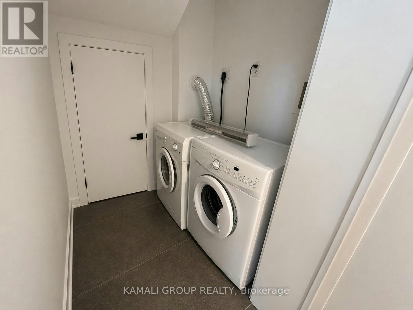 BSMT-75 Newbury Drive, Newmarket, ON, L3Y 4P9 - 14