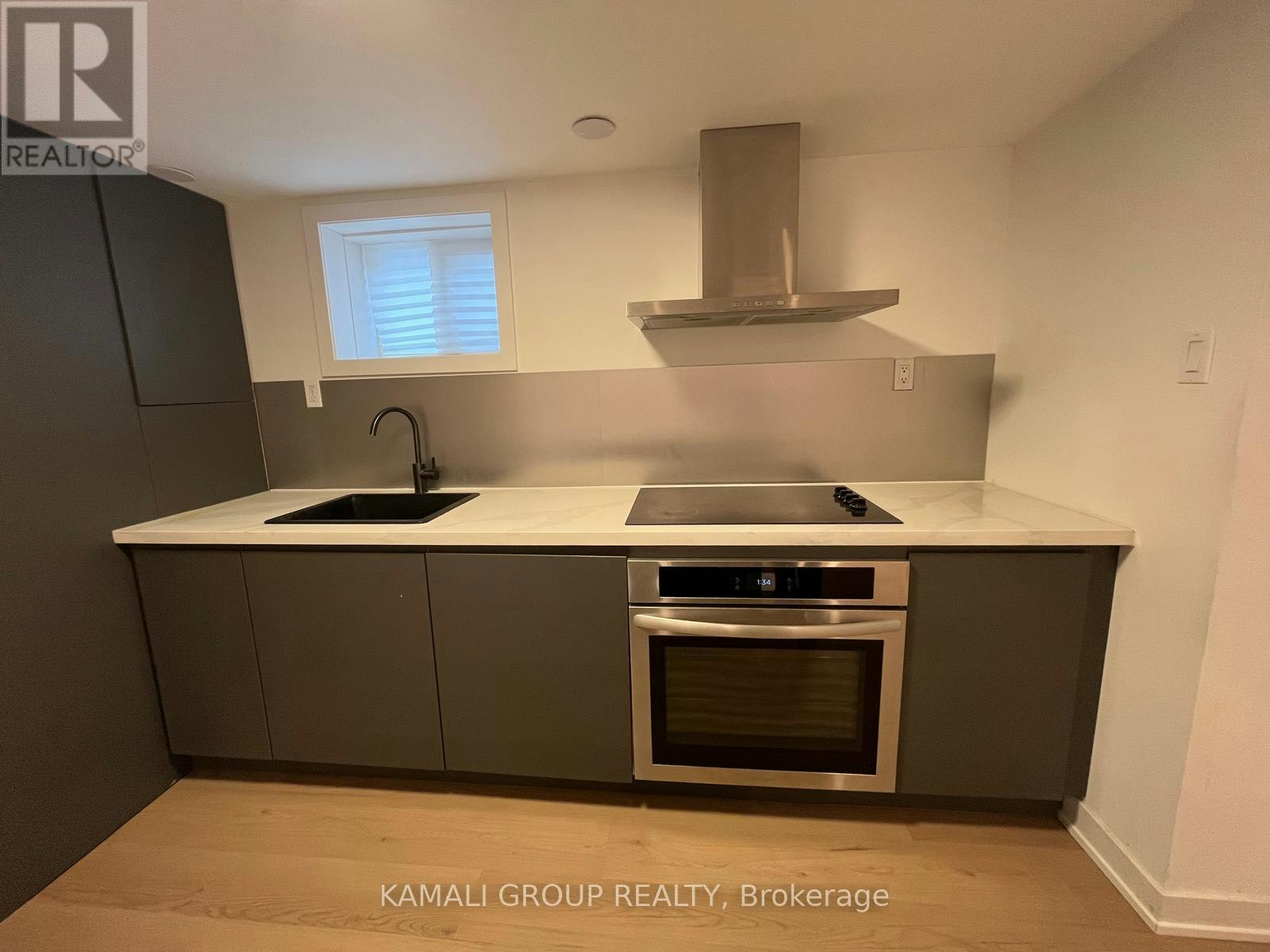 BSMT-75 Newbury Drive, Newmarket, ON, L3Y 4P9 - 5