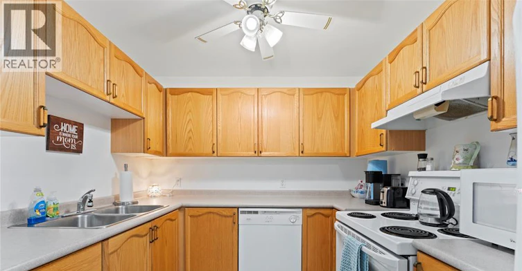 1928 Questa Drive, Windsor, ON, N8P 1M5 - 8
