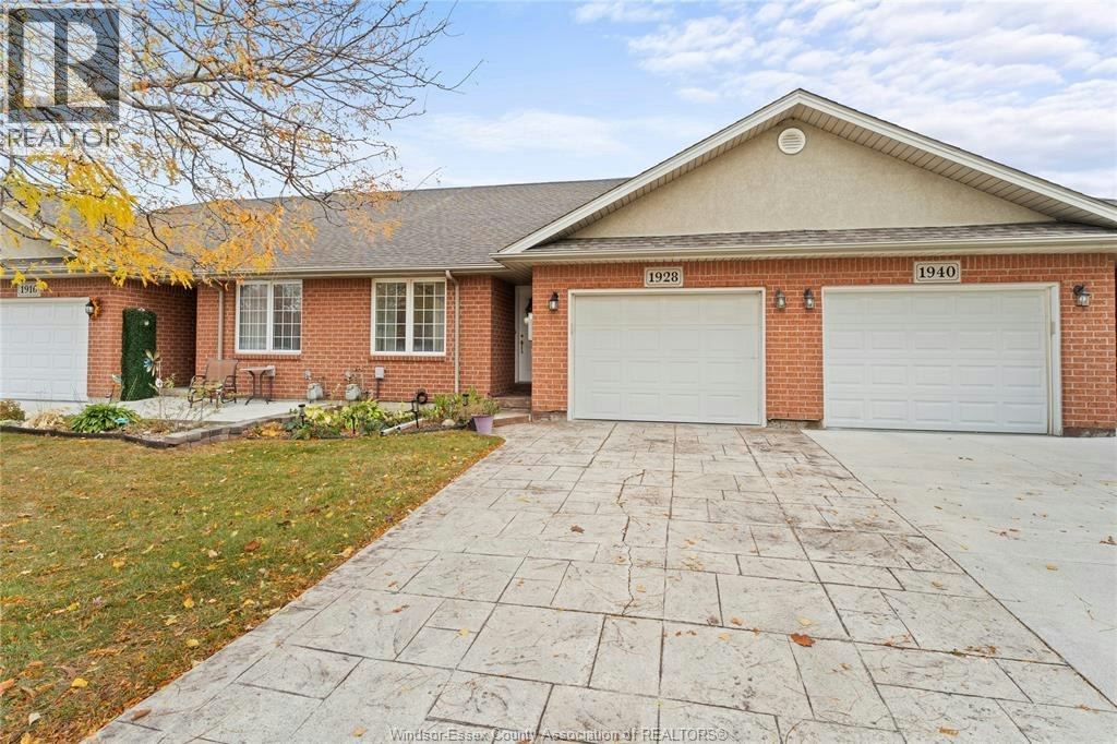 1928 Questa Drive, Windsor, ON, N8P 1M5 - 2