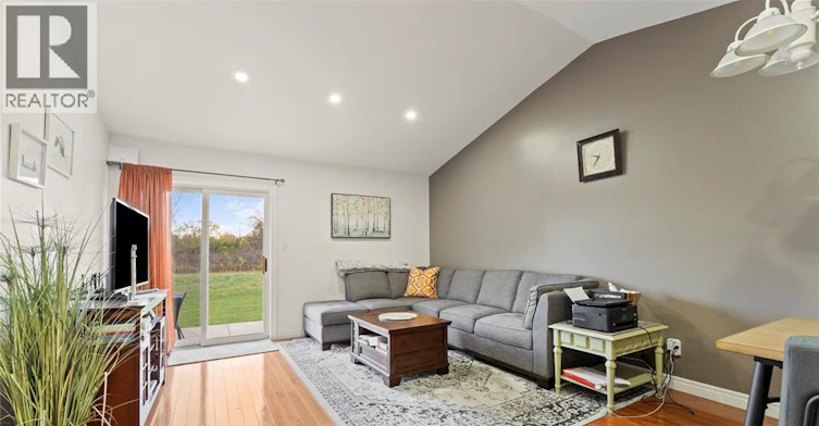 1928 Questa Drive, Windsor, ON, N8P 1M5 - 4