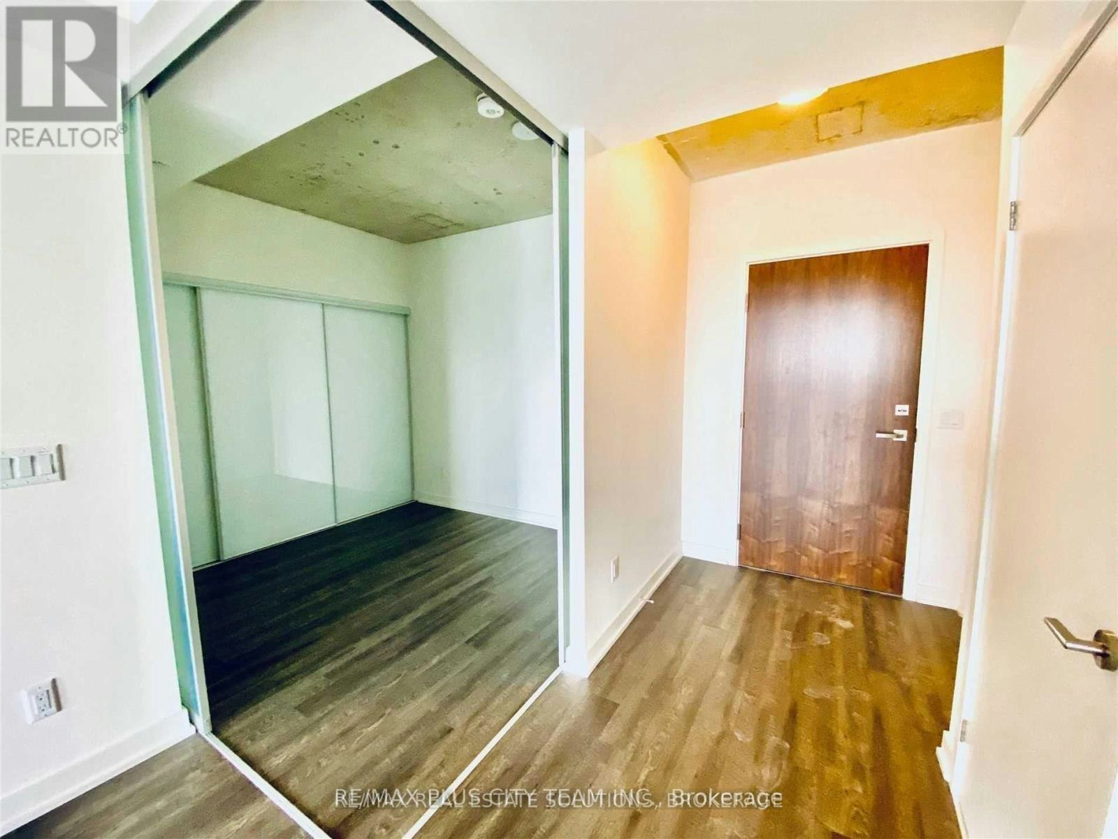 1025-30 Baseball Place, Toronto, ON, M4M 0E8 - 5