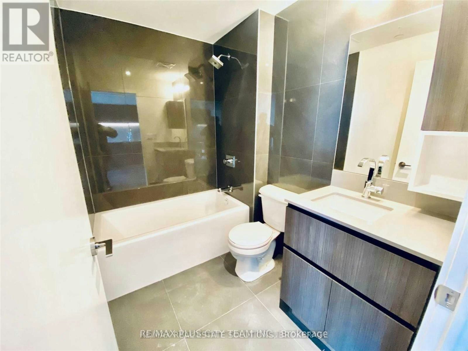 1025-30 Baseball Place, Toronto, ON, M4M 0E8 - 13