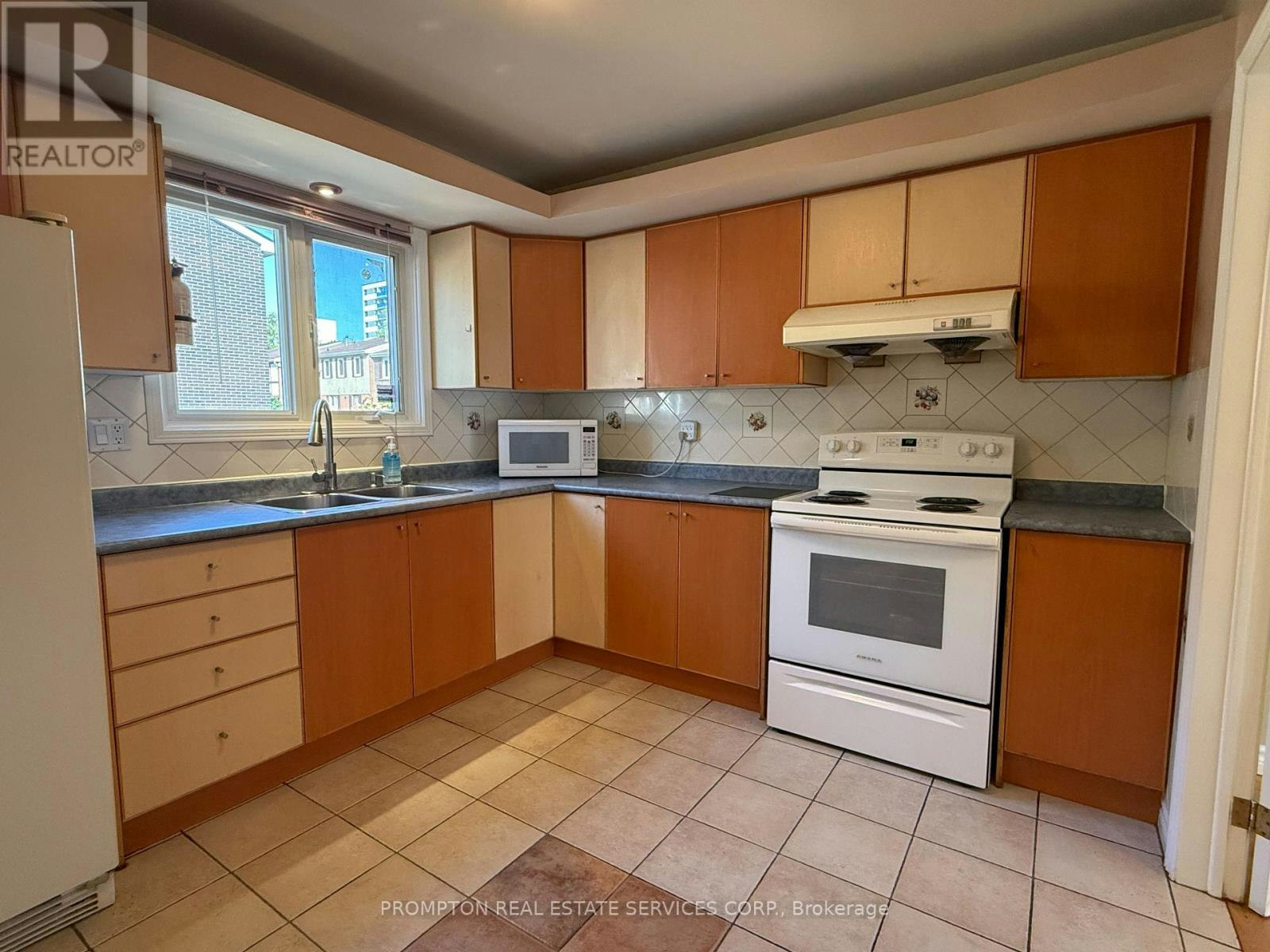 42-270 Timberbank Boulevard, Toronto, ON, M1W 2M1 - 3