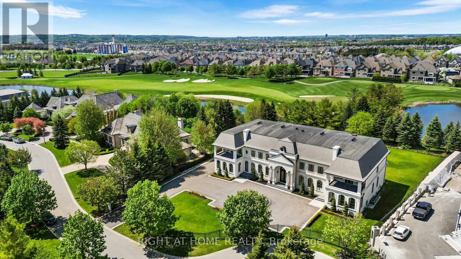 16 Sirona's Lane, Aurora, ON, L4G 7Y7