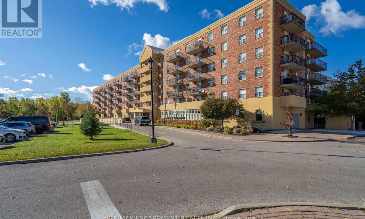 223-7373 Martingrove Road