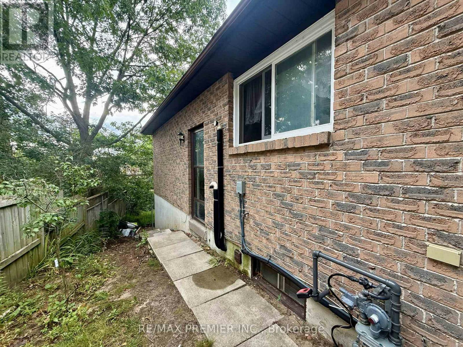 BSMT-77 Fox Run, Barrie, ON, L4N 5L6 3