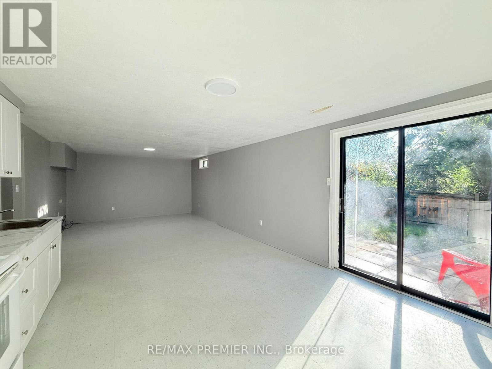 BSMT-77 Fox Run, Barrie, ON, L4N 5L6 5