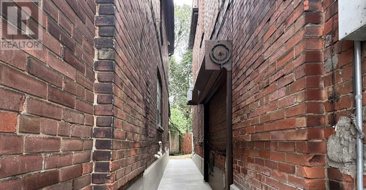 BSMT-589 Annette Street, Toronto, ON, M6S 2C3 - 25