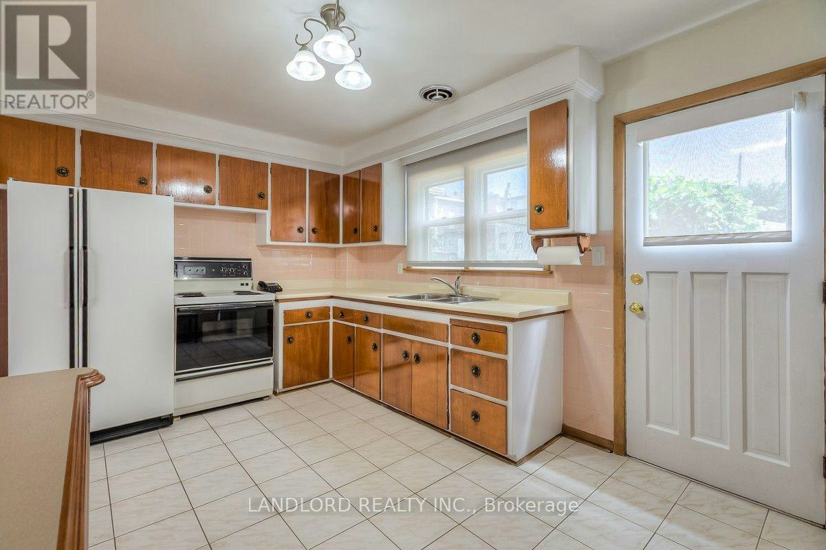 85 Greenlaw Avenue, Toronto, ON, M6H 3V8 - 8