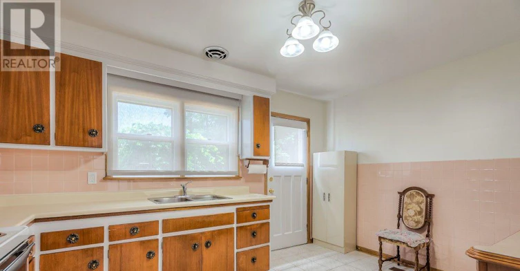 85 Greenlaw Avenue, Toronto, ON, M6H 3V8 - 7
