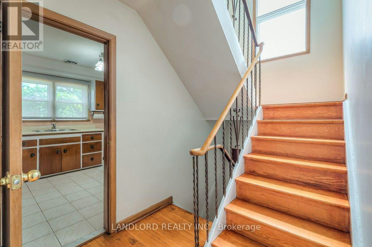 85 Greenlaw Avenue, Toronto, ON, M6H 3V8 - 12