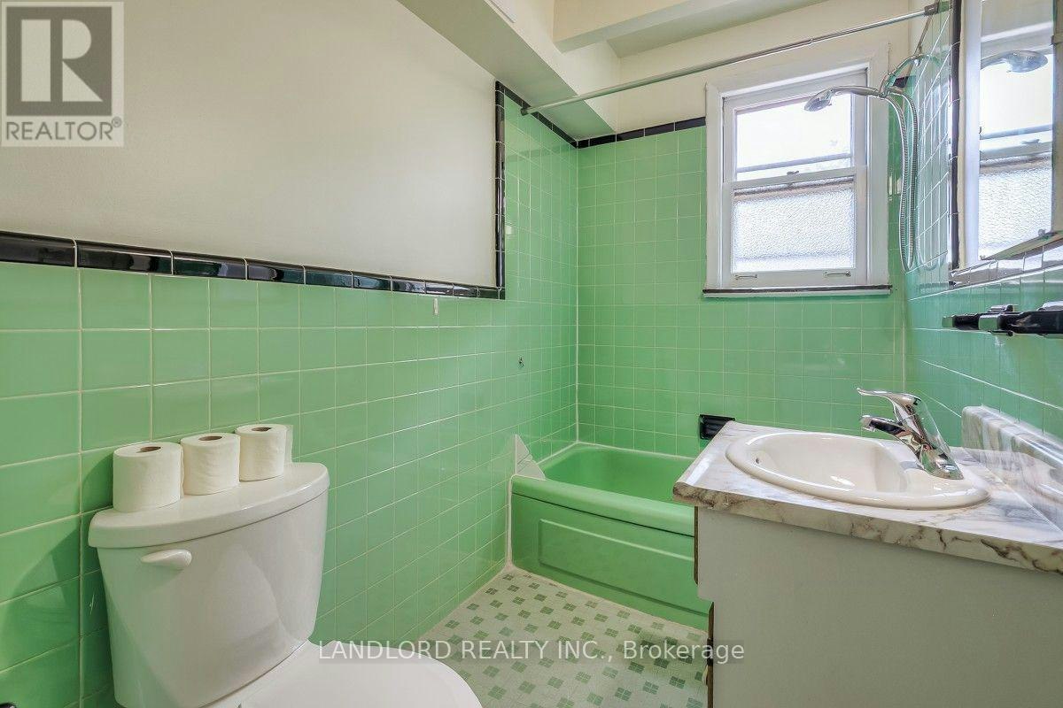 85 Greenlaw Avenue, Toronto, ON, M6H 3V8 - 16