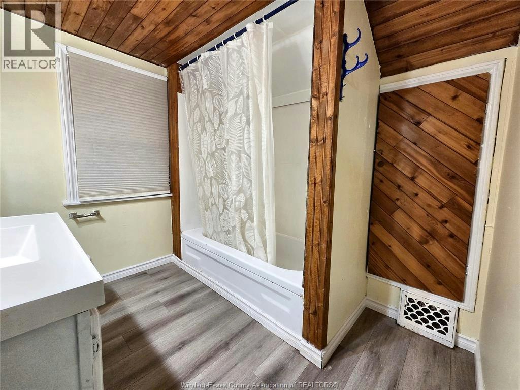 328 John B Avenue, Windsor, ON, N9C 3G2 - 10