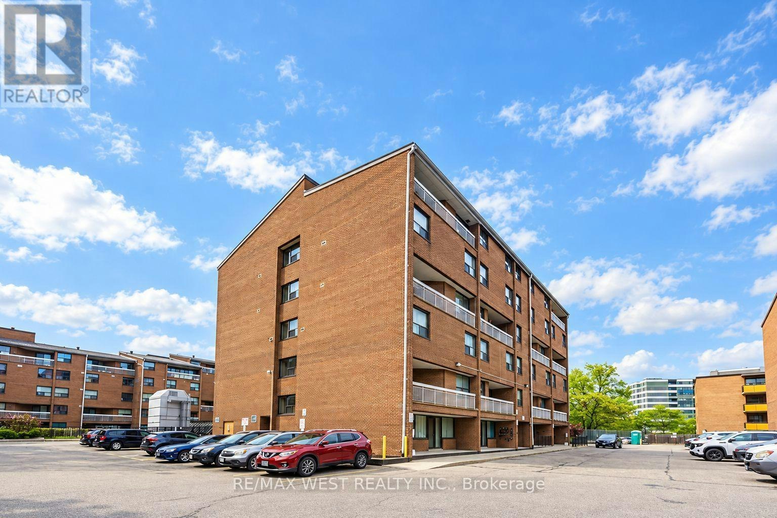 306-4062 Lawrence Avenue E, Toronto, ON, M1E 4V5