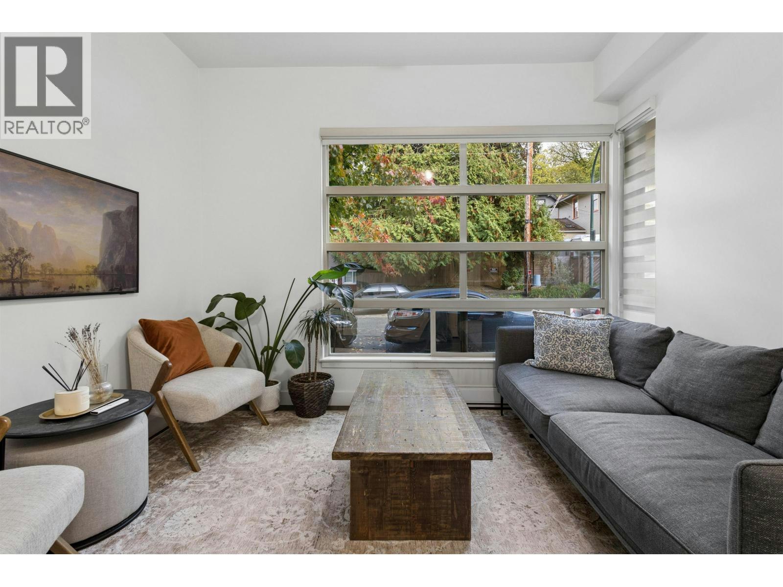 881 Salsbury Drive, Vancouver, BC, V5L 4A3