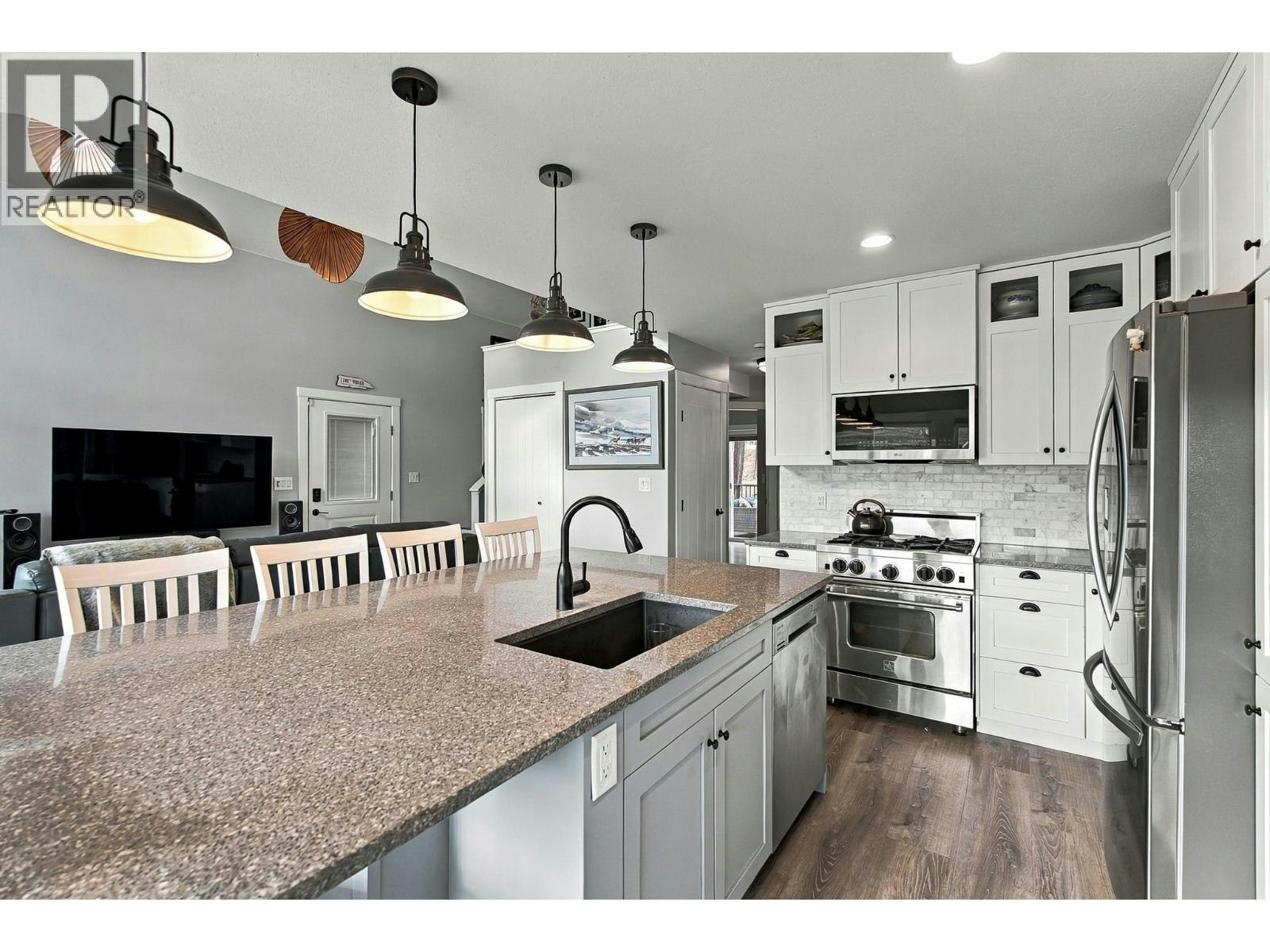 6976 Terazona Drive, West Kelowna, BC, V1Z 3R8 - 11
