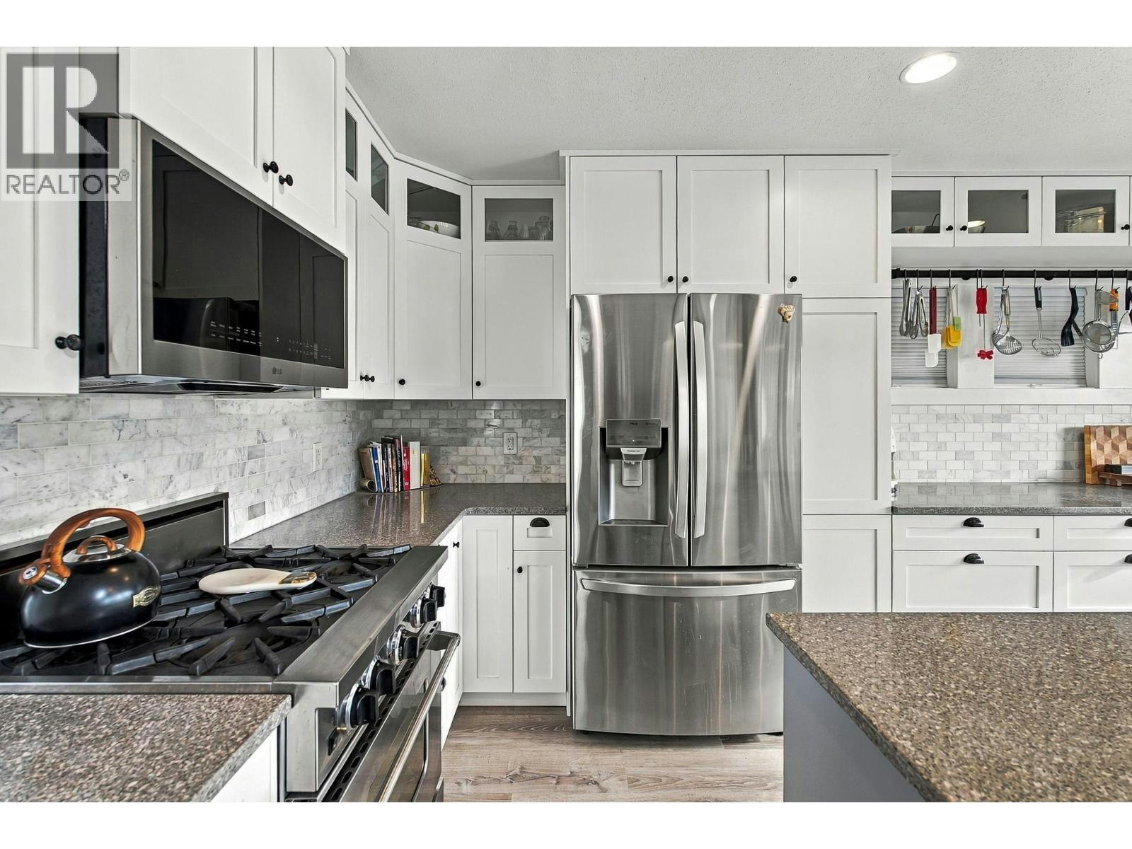 6976 Terazona Drive, West Kelowna, BC, V1Z 3R8 - 13