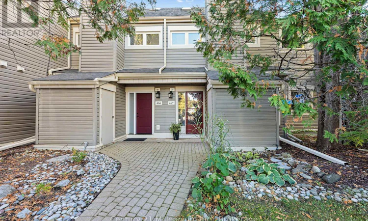 7-467 Oxbow Crescent