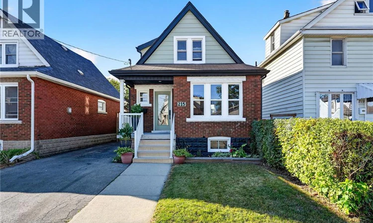 215 Paling Avenue