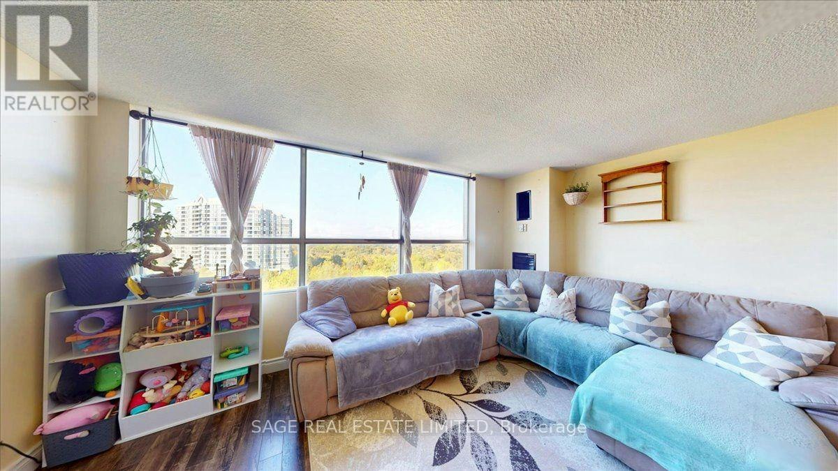 40 Panorama Court, Toronto, ON, M9V 4M1 - 3