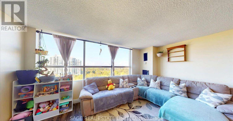 40 Panorama Court, Toronto, ON, M9V 4M1 - 3