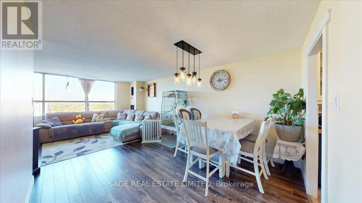40 Panorama Court, Toronto, ON, M9V 4M1 - 8