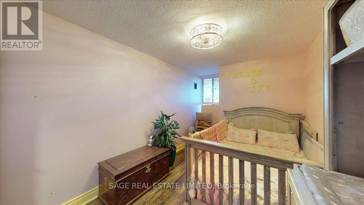 40 Panorama Court, Toronto, ON, M9V 4M1 - 31