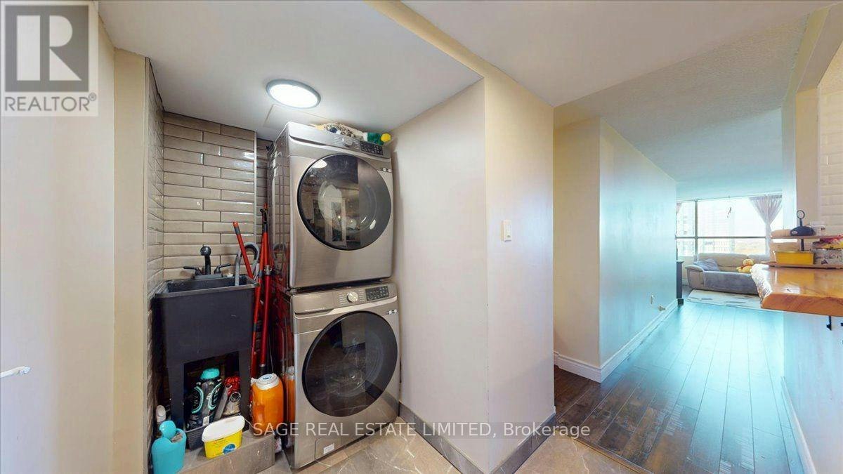 40 Panorama Court, Toronto, ON, M9V 4M1 - 17