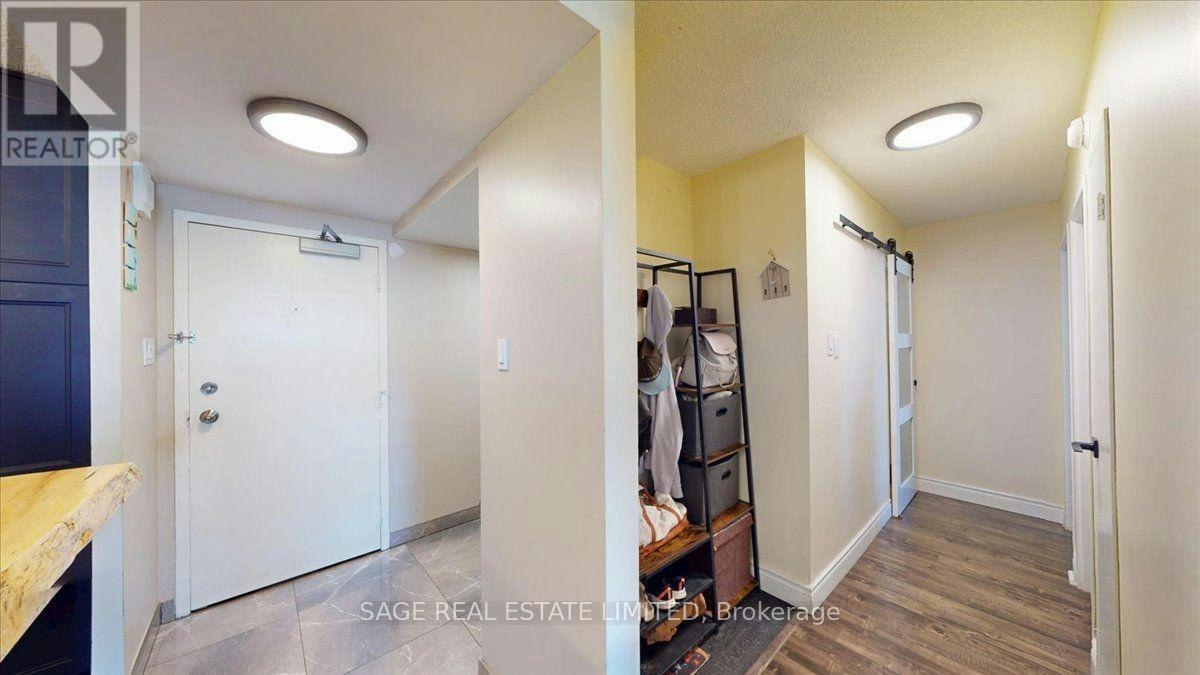 40 Panorama Court, Toronto, ON, M9V 4M1 - 18