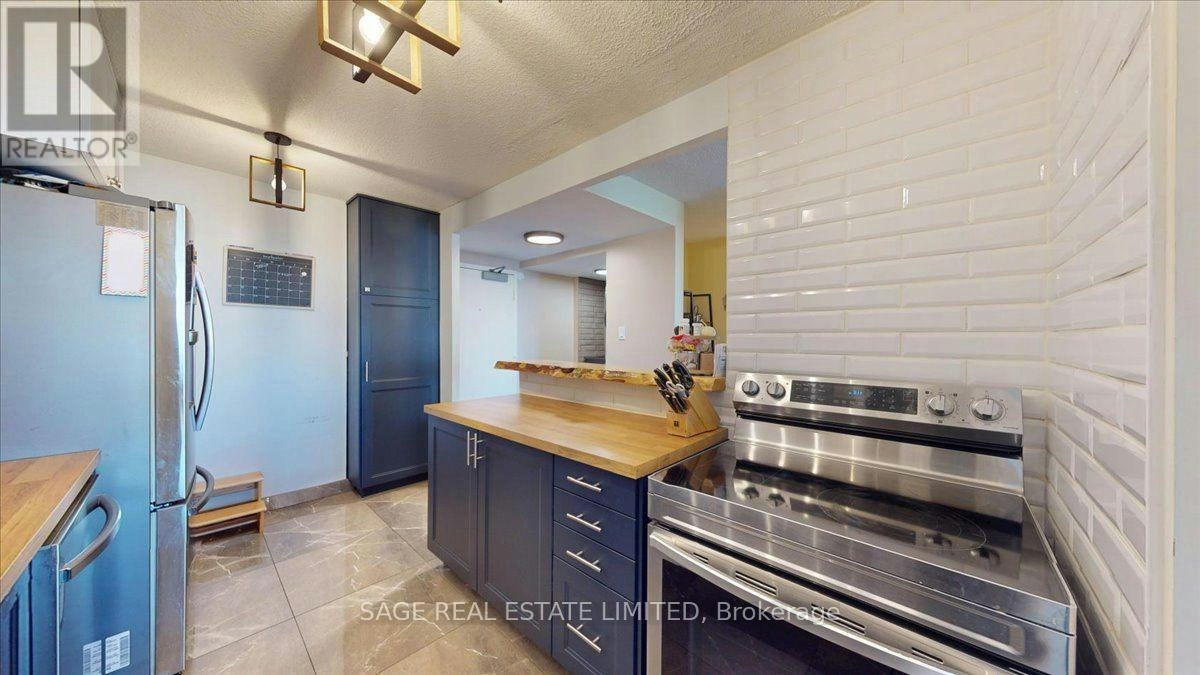 40 Panorama Court, Toronto, ON, M9V 4M1 - 14