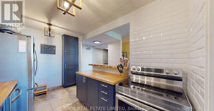 40 Panorama Court, Toronto, ON, M9V 4M1 - 14