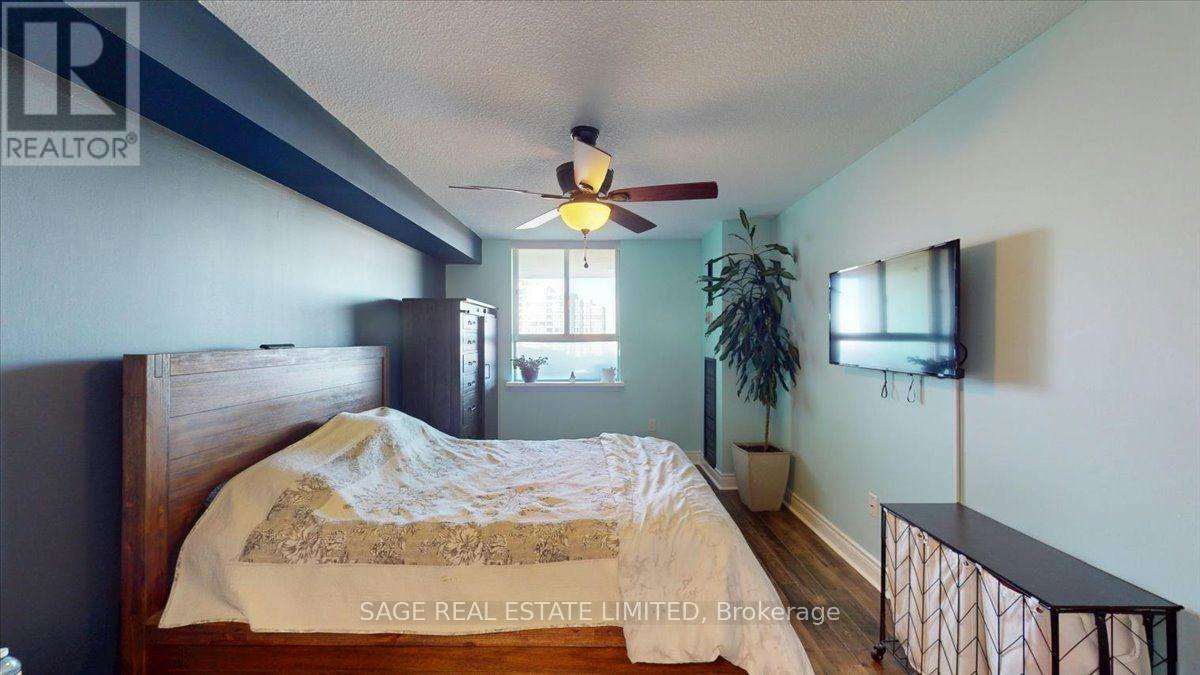 40 Panorama Court, Toronto, ON, M9V 4M1 - 22