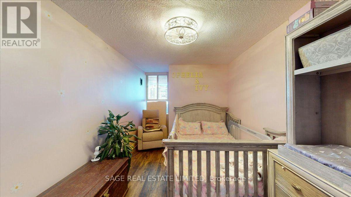 40 Panorama Court, Toronto, ON, M9V 4M1 - 27