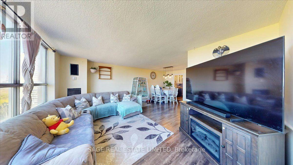 40 Panorama Court, Toronto, ON, M9V 4M1 - 4