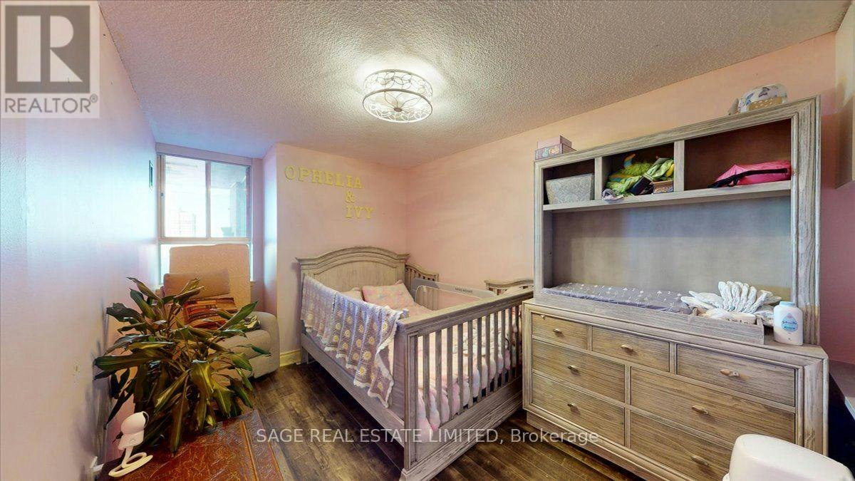 40 Panorama Court, Toronto, ON, M9V 4M1 - 24