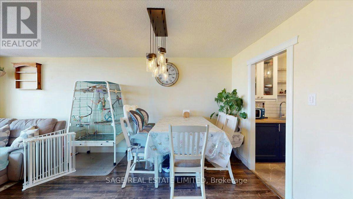 40 Panorama Court, Toronto, ON, M9V 4M1 - 9
