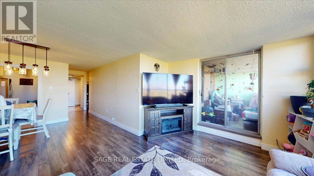40 Panorama Court, Toronto, ON, M9V 4M1 - 7