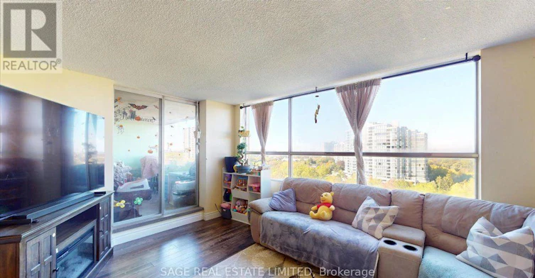 40 Panorama Court, Toronto, ON, M9V 4M1 - 6
