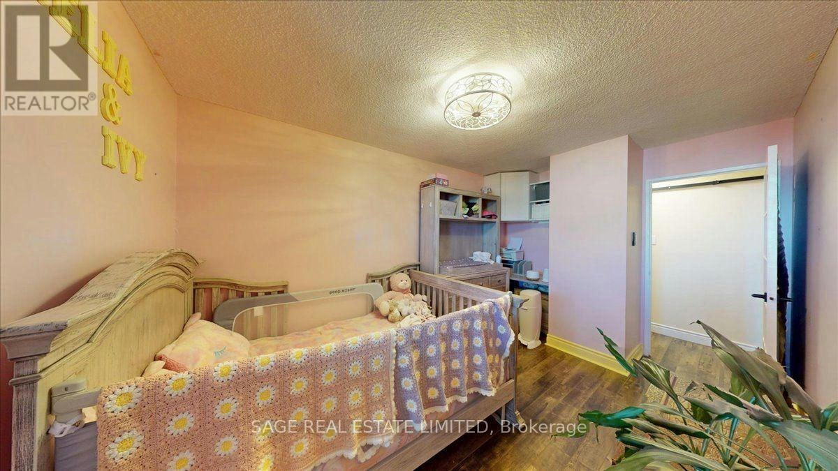 40 Panorama Court, Toronto, ON, M9V 4M1 - 26