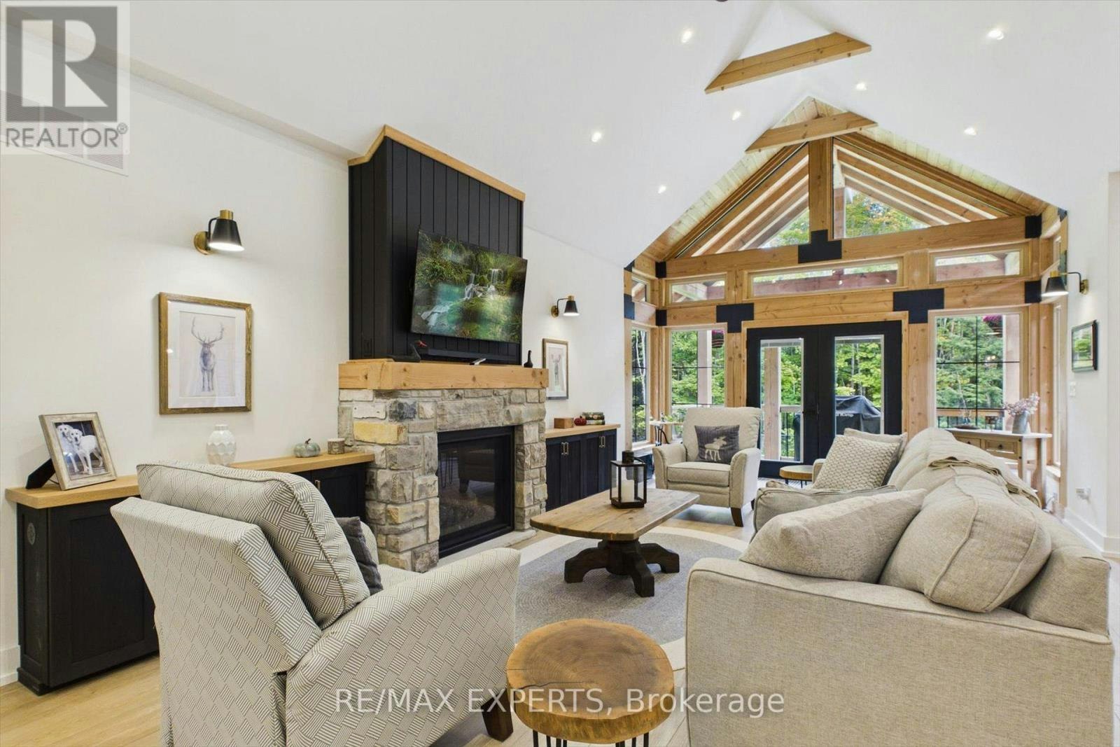 1072 Xavier Street, Gravenhurst, ON, P0E 1G0