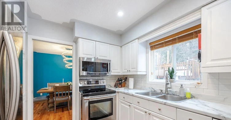 27 Plummer Court, Sault Ste. Marie, ON, P6B 6E4 - 12