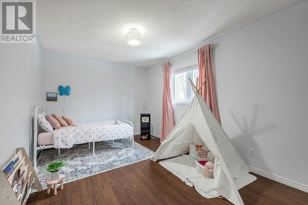 27 Plummer Court, Sault Ste. Marie, ON, P6B 6E4 - 25