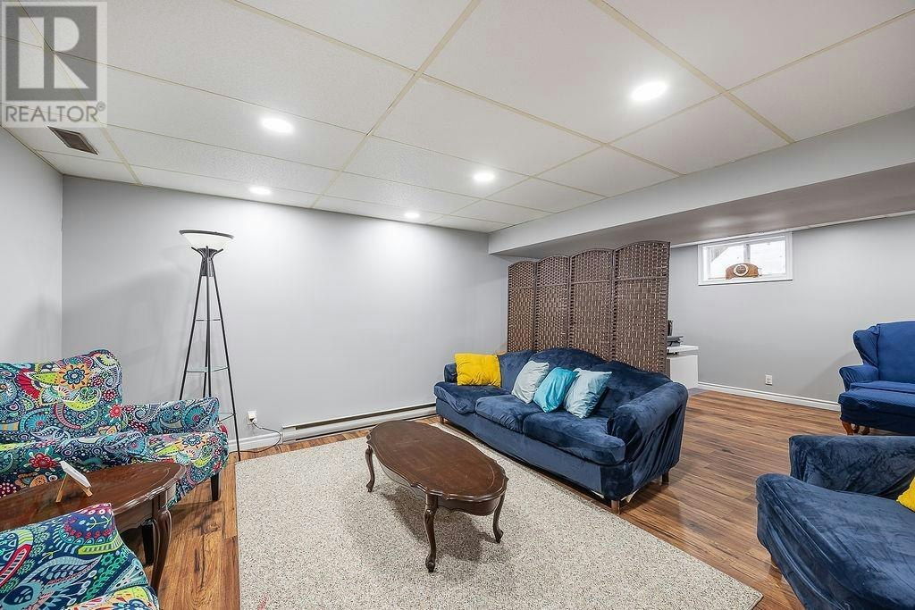 27 Plummer Court, Sault Ste. Marie, ON, P6B 6E4 - 31