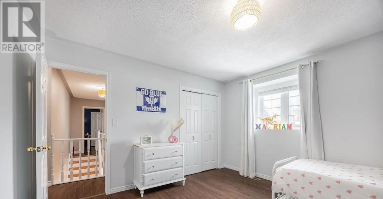 27 Plummer Court, Sault Ste. Marie, ON, P6B 6E4 - 28