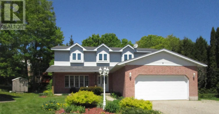 27 Plummer Court, Sault Ste. Marie, ON, P6B 6E4