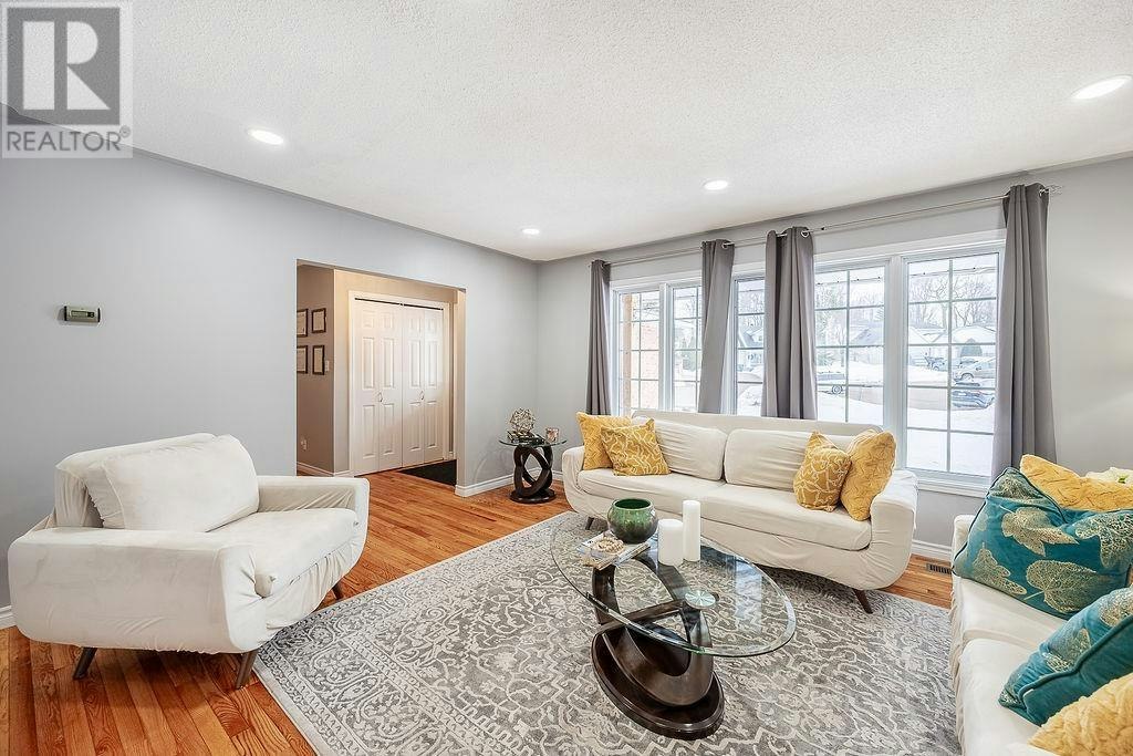 27 Plummer Court, Sault Ste. Marie, ON, P6B 6E4 - 9